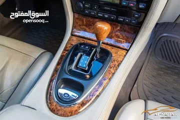  14 Jaguar Xj8 2005  السيارة مميزة جدا