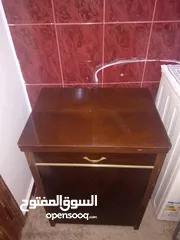  7 ماكينة خياطة فخمة بحالة ممتازة نوع سنجر