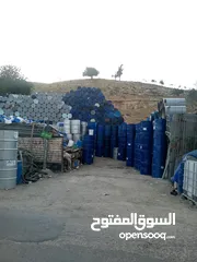  4 براميل حديد بلاستيك جميع الأحجام . تنكات شبك.  طبالي خشب .جالونات