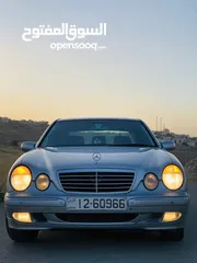  11 Mercedes E200 kom