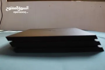  10 بلايستيشن 4 برو للبيع 1tb مستعمل سنتين شبه جديد
