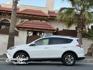  3 راف فور XLE موديل 2017 فحص كامل 7 جيد فُل اوبشن مع فتحة 4X4 بحالة الوكالة مميز للبيع