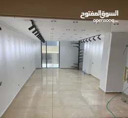  2 محل تجاري في مجمع حنانيا وخراز الجديد