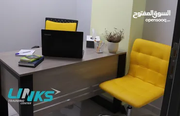  11 تأجير مكتب مفروش داخل حاضنة اعمال   Business Center – Training Halls and Office Space