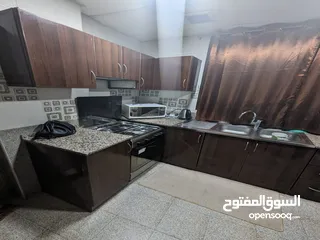  7 للايجار الشهري شقة غرفة وصالة مفروشة بالكامل في كورنيش عجمان