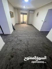  17 عشب صناعي وموكيت وسجاد ومحاربيب جوامع وجداري