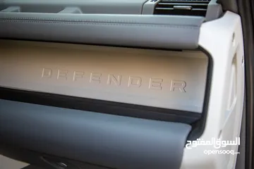  11 Land Rover Defender X dynamic 2023 black edition