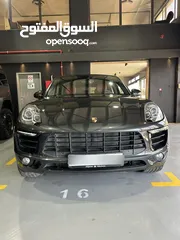  1 Porsche Macan 2017