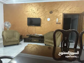  25 شقة مفروشة للايجار