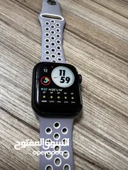  1 Apple Watch Series 5 Cellular Aluminum 40mm