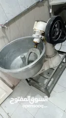  1 عده محل معجنات للبيع بسعر مغري