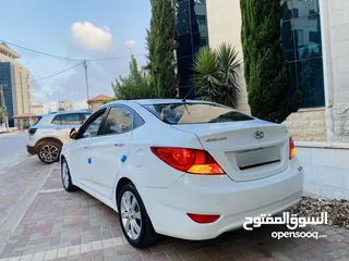  3 هونداي اكسنت 2017بنزين ماتور 1600 4 غيار السيارة فل اضافات الله يبارك لصاحب النصيب.