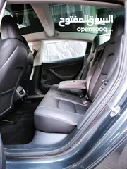 25 تيسلا 2023 model 3 فحص كامل اوتوسكور +B بحالة الوكالة لون فيراني مميز للبيع بسعر لقطة ومحروووق