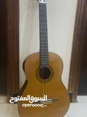  1 گيتار ياماها C40 للبيع