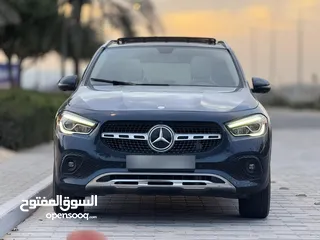  1 Mercedes GLA 250 is very clean, accident