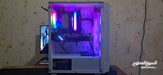  2 كمبيوتر قيمنج للبيع  كامل مكمل شاشه وجميع اغراضو