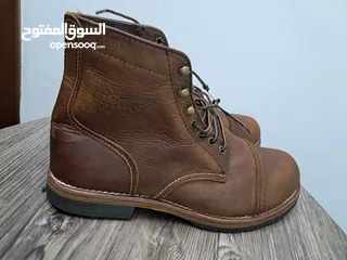  1 حذاء أمريكي  red wing boots قياس 42