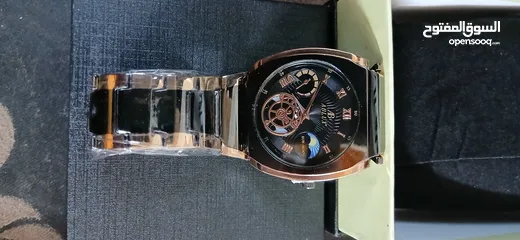  8 ساعات يد ماركة ابلكس