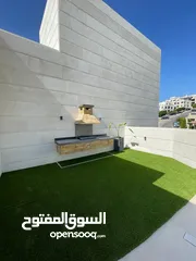  18 شقه أبراج عبدون الطابقية الفاخره/ روف بمساحة 300 متر مع ترسات خارجيه 250 متر