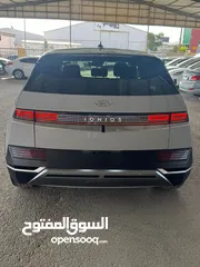  6 هيونداي ايونك 5 كهرباء موديل 23 لون اسمنتي فحص7جيد عداد شبه زيرو للبيع