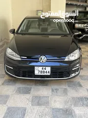  2 2017 VW E-Golf SE