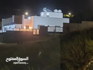 3 بيع بيت مستقل (فيلا) بالسلط  دعم الغزالات ,ام جوزة، تشطيبات فاخرى، بناء 230م ترسات 400م ,900م ارض