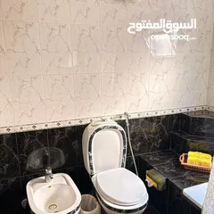  11 بيت من طابقين كل طابق منفصل