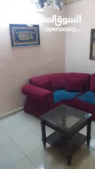  2 شقة في بناية الزيتونه للطالبات فقط، بالقرب من جامعة اليرموك خلف شارع الجامعه ، قريبه خدمات