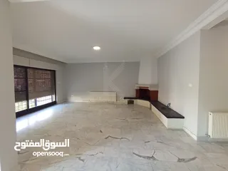  3 فيلا فاخرة مع حديقة جميلة للبيع أو للايجار في عبدون