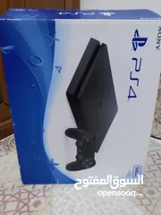  2 بلايستيشن 4 سلم للبيع مع 3 سيديات. و حساب فيو 4 العاب