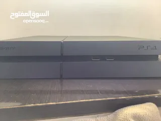  5 بلايستيشن 4 مستعمل مع يدتين بحالة الوكالة مع كفالة سنة كاملة (فقط للبيع ما اقبل تبديل أبدا)