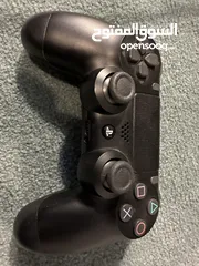  5 PS4 with 2 remotes