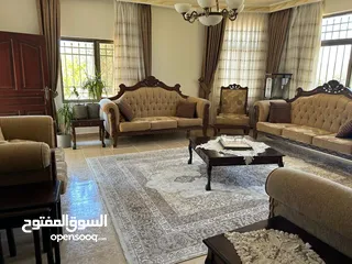 5 طقم كنب 12 مقعد مستعمل بحالة جيدة جداً
