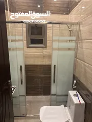  11 شقق للإيجار