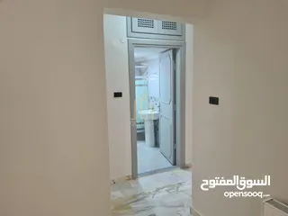  5 في أجمل مناطق الصويفية شقة طابق أول 145م محدثة بالكامل/ ref 3074