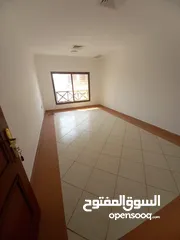  1 شقة للايجار غرفة  وحمام وصالة ومطبخ مساحة كبيرة فقط عائلات