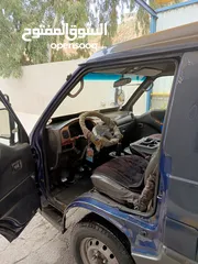  13 باص هيونداي H-100 مستعمل موديل 2001 ماتور 27 للبيع