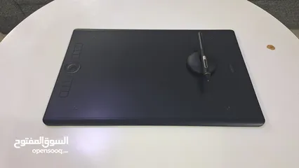  1 Wacom Intuos Pro Large -  model PTH-860    drawing tablet