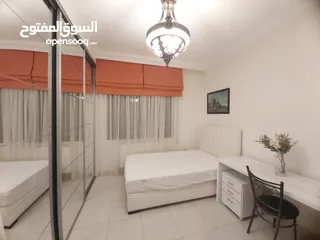  18 شقة مفروشة للايجار ثلاث غرف نوم مع حديقة في الرابية