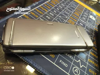  3 Nokia 9300i communicator