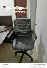  10 كنب بالإضافة الى مكتب وكرسي