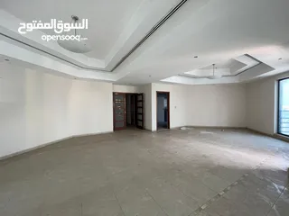  23 ( محمود سعد )شقة للإيجار السنوي بالشارقة المجاز   3 غرف وصالة  تكييف مجاني  باركبنج مجاني