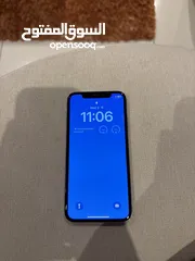  1 آيفون X للبيع البطارية 80 و مكسور من ورا كسره صغيره