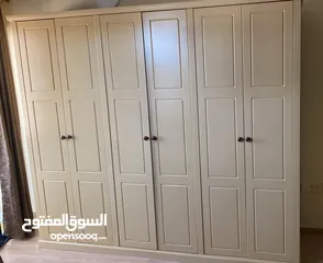  2 6door wardrobe, Kingsize bed with mattress, queen size bed with 2 side tables