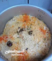  9 I am a Yemeni cook with long experience in cooking, resident, I have a driver's license