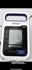 4 جهاز قياس الضغط الدم Omron HBP-1300 هو جهاز احترافي مصمم للأستخدام في العيادات او المنزل ويتميز