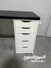 10 مكتب للدراسة والشغل ايكيا باللون الاسود والابيض كبير