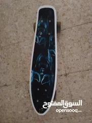  4 سكيت عجلات عضم للبيع لون ازرق في حالة الجديد