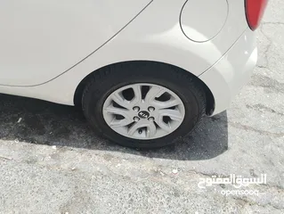  1 جنط 14 بحاله الوكاله للبيع 4 براغي قريب