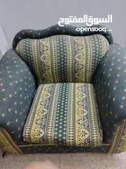  11 طقم كنب ومتفرقات للبيع  طقم كنب  طاولة 2 وممر ومعاه قطعتين  طقم كنب 7 مقاعد مع كفره بحالة جيدة